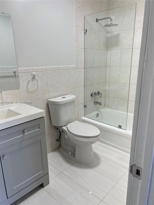 На продажу: $359,000 (3 спален, 3 ванн, 1094 Квадратных фут)