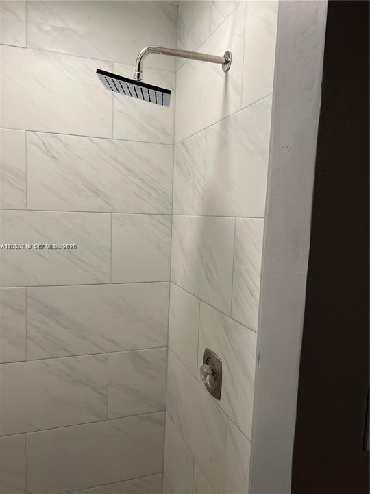 На продажу: $359,000 (3 спален, 3 ванн, 1094 Квадратных фут)