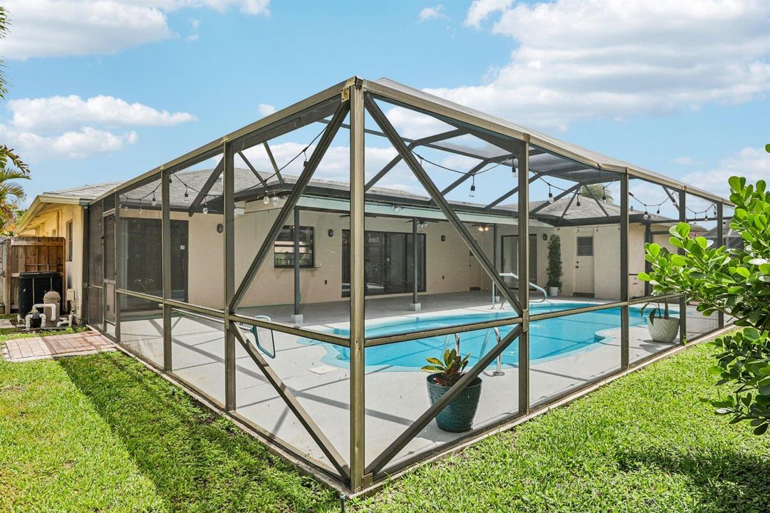 52-web-or-mls-Woodview Terrace-S1104-052