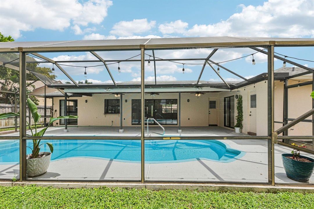 51-web-or-mls-Woodview Terrace-S1104-051