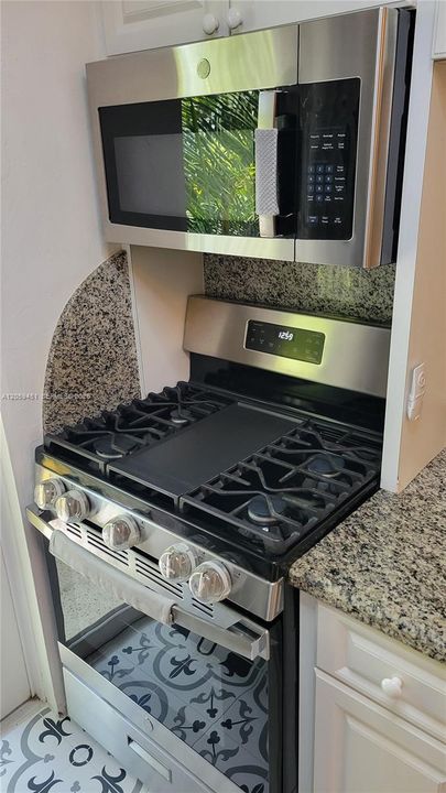 Под контрактом: $2,175 (1 спален, 1 ванн, 620 Квадратных фут)
