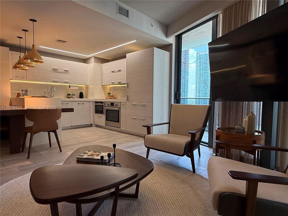 В аренду: $6,300 (2 спален, 2 ванн, 1042 Квадратных фут)