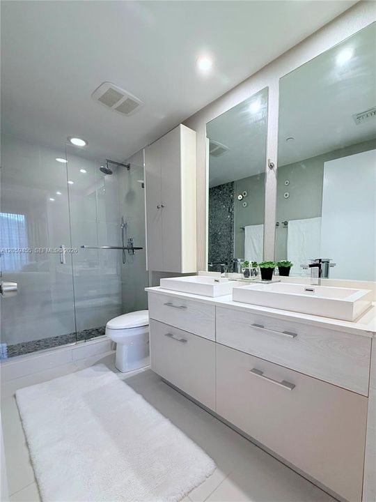 В аренду: $6,300 (2 спален, 2 ванн, 1042 Квадратных фут)