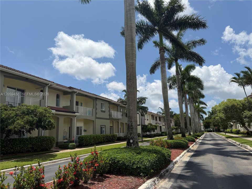 En Venta: $352,000 (3 camas, 2 baños, 1905 Pies cuadrados)