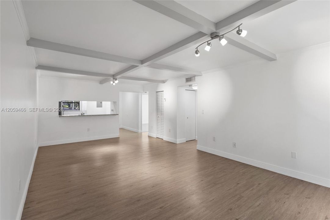 For Rent: $2,450 (2 beds, 2 baths, 1014 Square Feet)