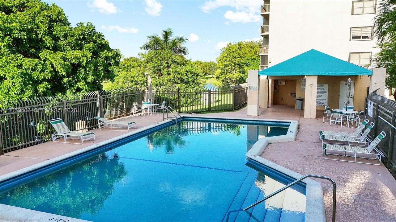 For Rent: $2,450 (2 beds, 2 baths, 1014 Square Feet)