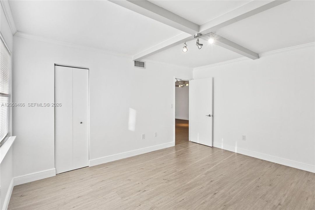 For Rent: $2,450 (2 beds, 2 baths, 1014 Square Feet)