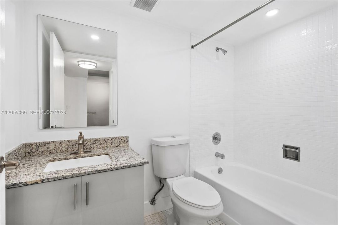 For Rent: $2,450 (2 beds, 2 baths, 1014 Square Feet)
