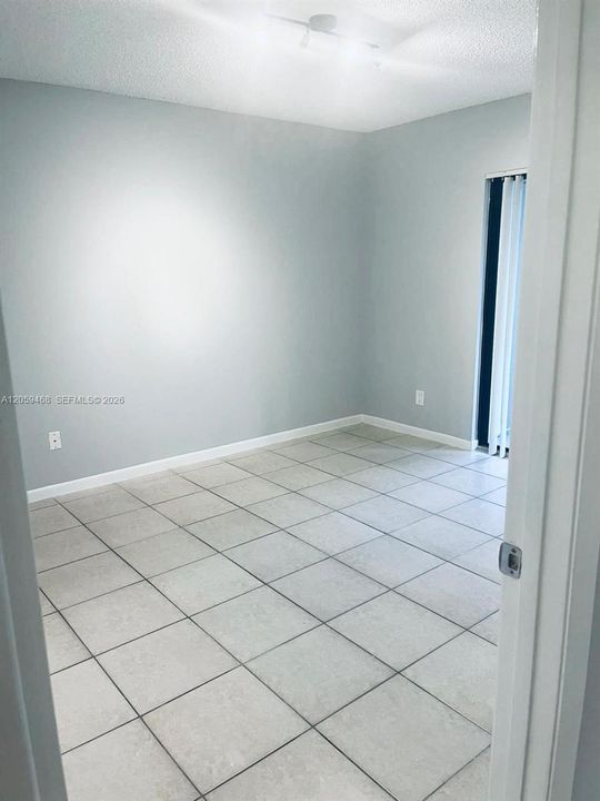 For Rent: $1,800 (1 beds, 1 baths, 650 Square Feet)