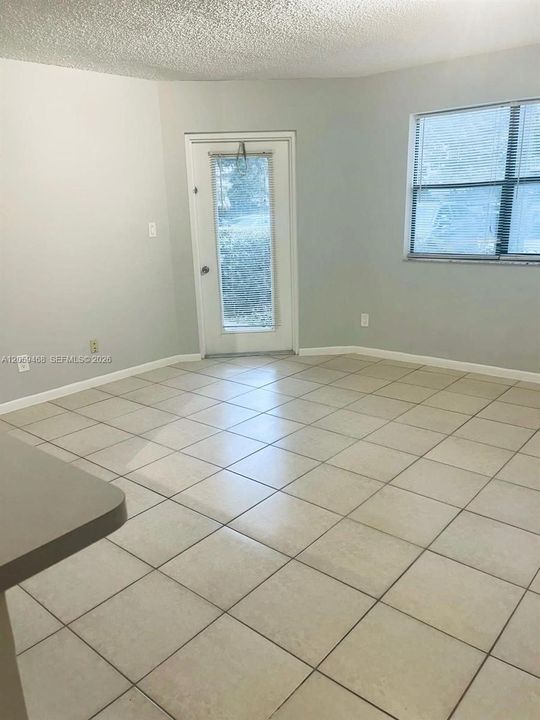 For Rent: $1,800 (1 beds, 1 baths, 650 Square Feet)