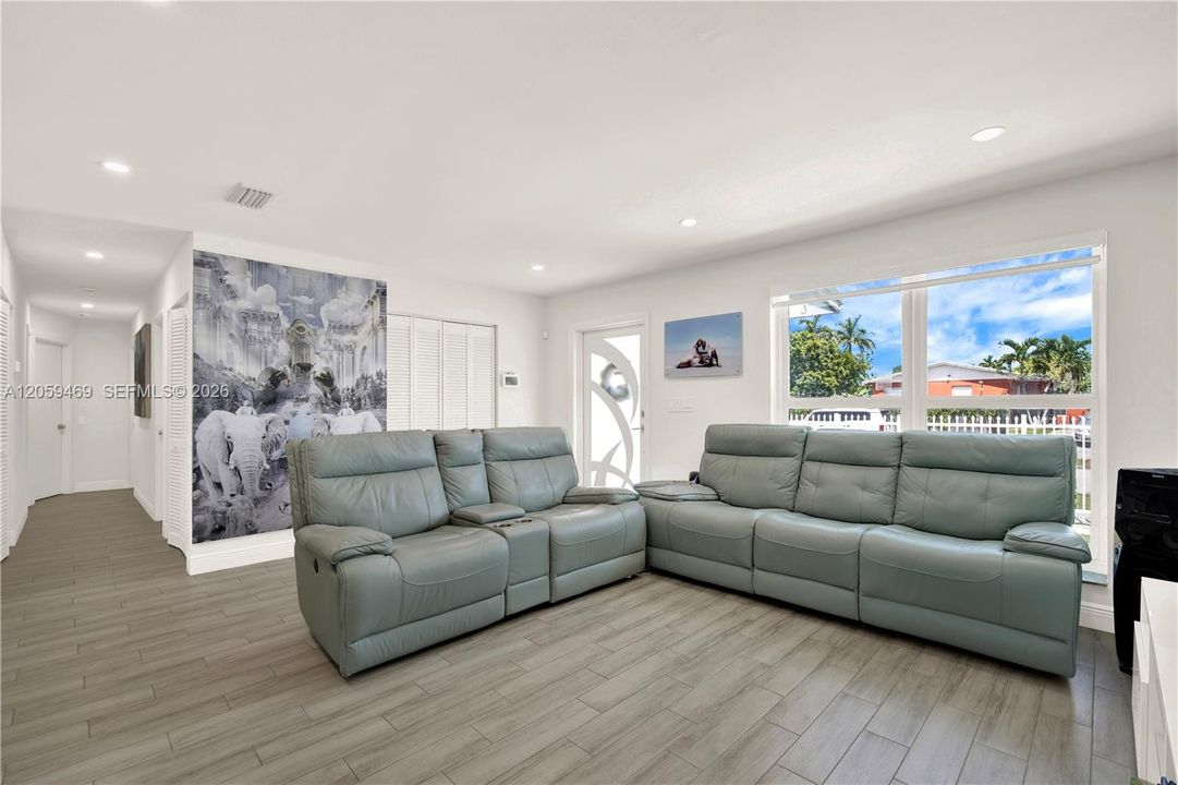 En Venta: $540,000 (3 camas, 2 baños, 1150 Pies cuadrados)