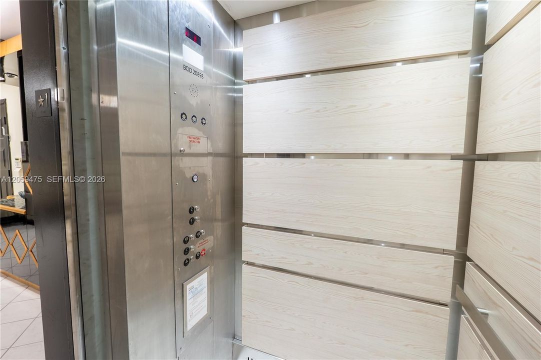 На продажу: $1,550,000 (0 спален, 0 ванн, 0 Квадратных фут)