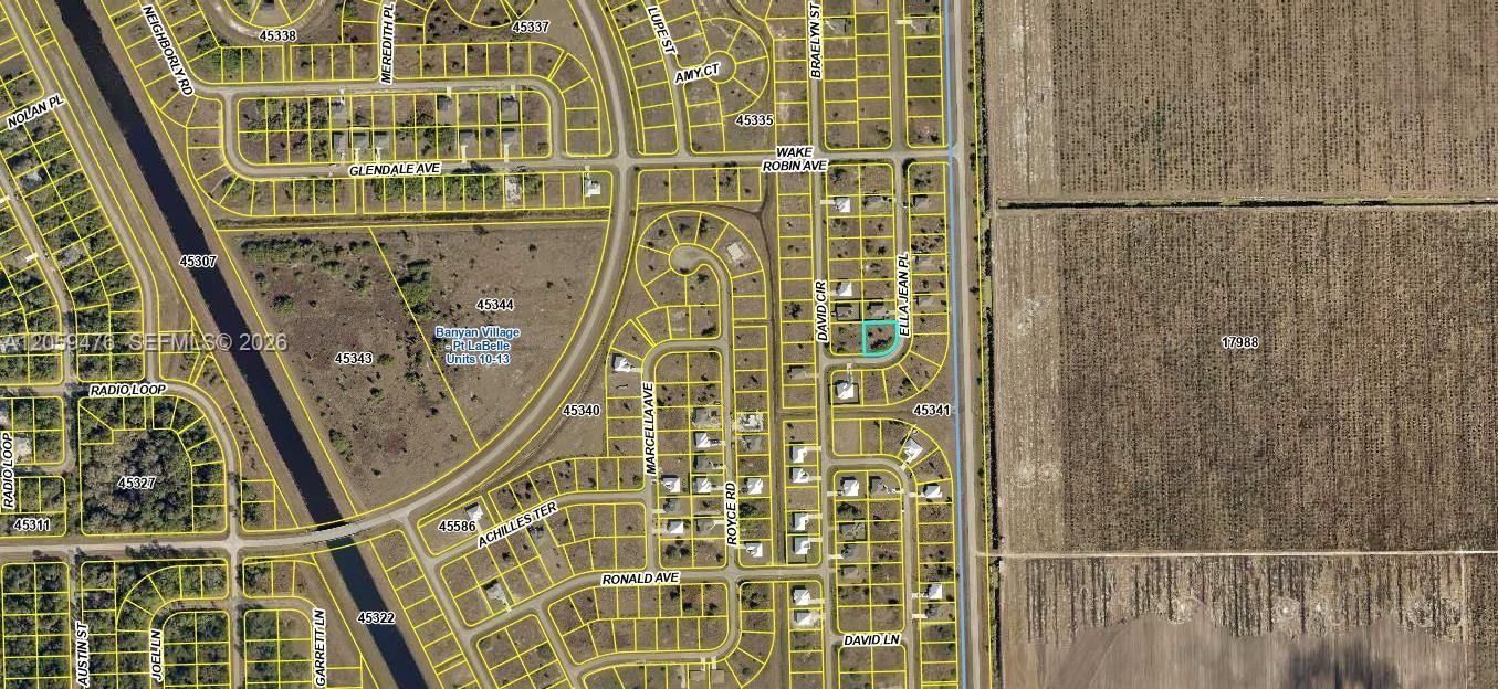На продажу: $42,500 (0.32 acres)