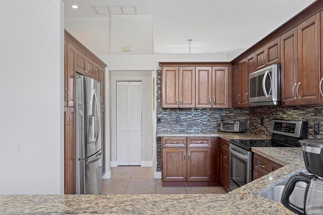 875 Bayside Lane weston FL- - 029