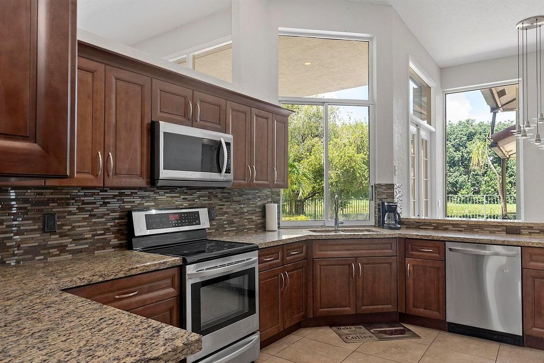 875 Bayside Lane weston FL- - 024