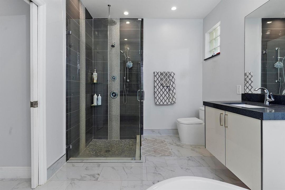 875 Bayside Lane weston FL- - 050