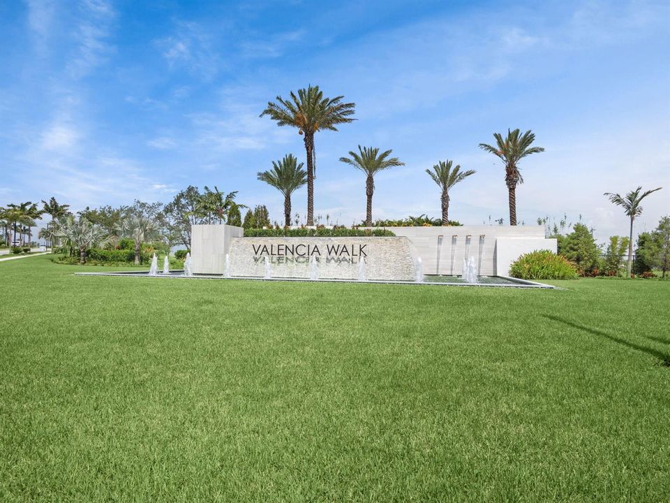 Valencia Walk Amenities
