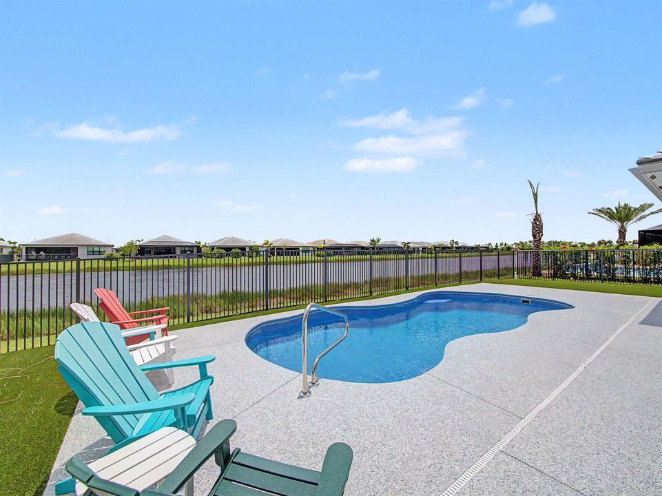 Pool/Lake
