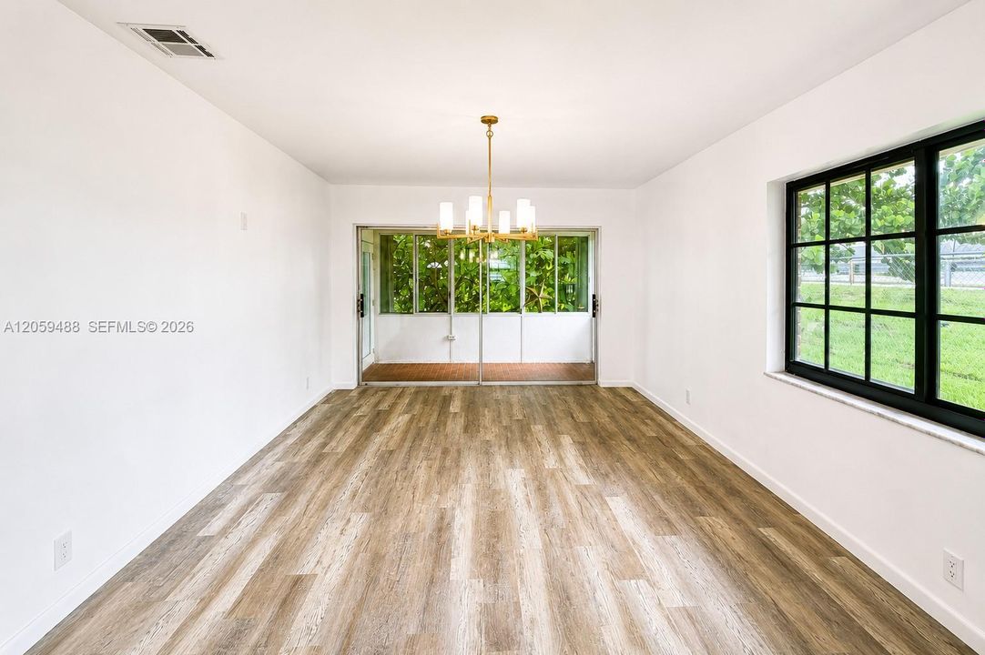 В аренду: $1,750 (1 спален, 1 ванн, 735 Квадратных фут)
