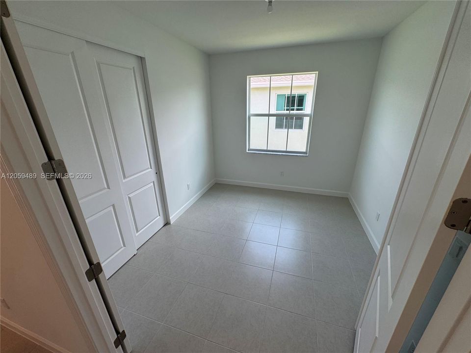 В аренду: $3,400 (3 спален, 2 ванн, 1308 Квадратных фут)