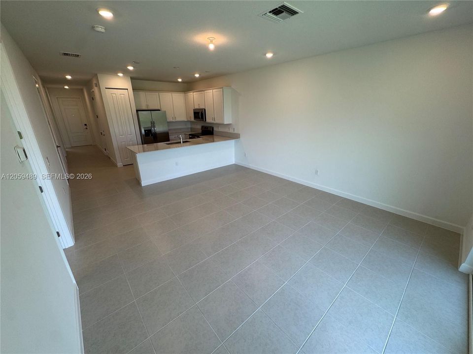 В аренду: $3,400 (3 спален, 2 ванн, 1308 Квадратных фут)