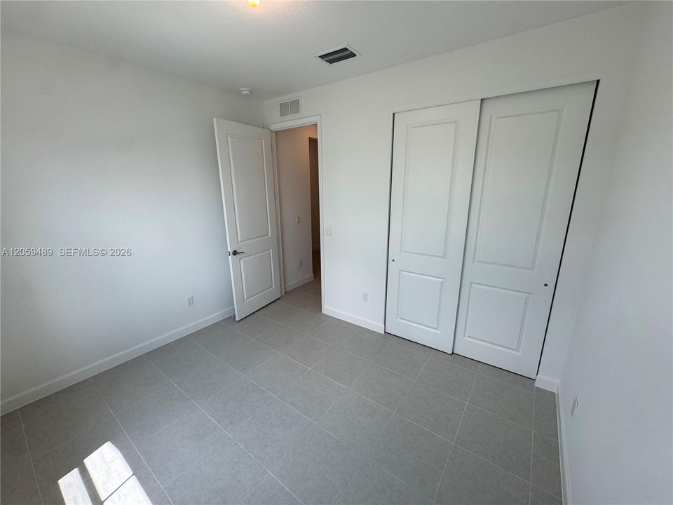 В аренду: $3,400 (3 спален, 2 ванн, 1308 Квадратных фут)