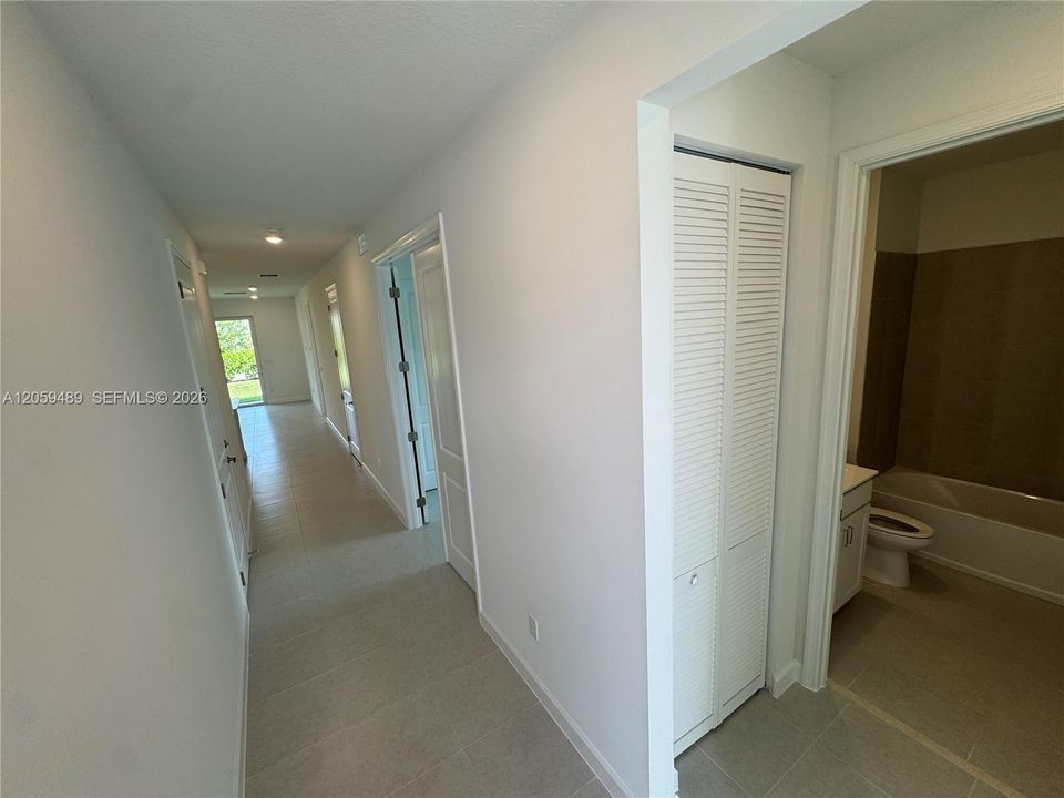 В аренду: $3,400 (3 спален, 2 ванн, 1308 Квадратных фут)