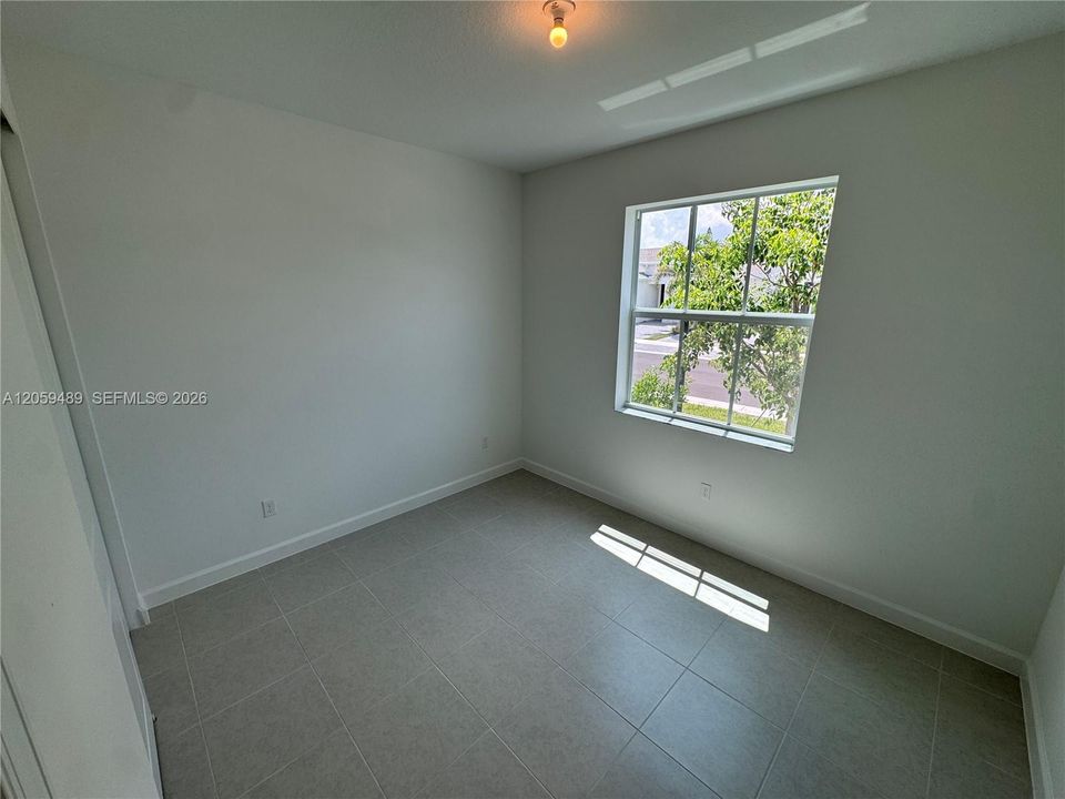 В аренду: $3,400 (3 спален, 2 ванн, 1308 Квадратных фут)