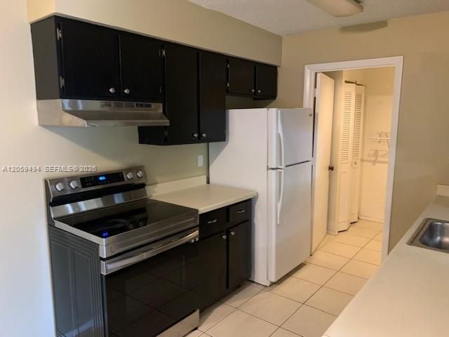 For Rent: $2,000 (2 beds, 2 baths, 1037 Square Feet)