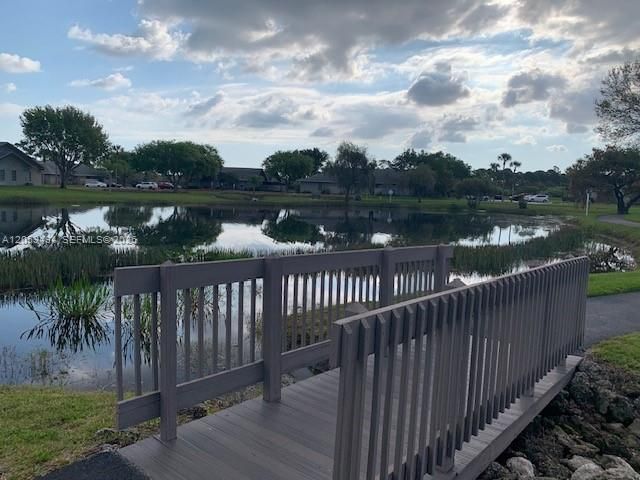 For Rent: $2,000 (2 beds, 2 baths, 1037 Square Feet)