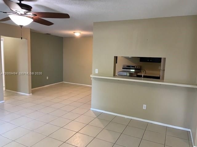 For Rent: $2,000 (2 beds, 2 baths, 1037 Square Feet)