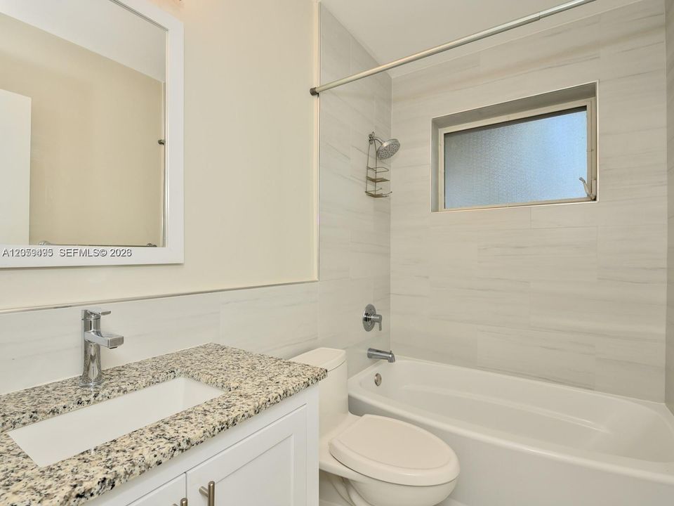 В аренду: $3,400 (2 спален, 2 ванн, 1126 Квадратных фут)