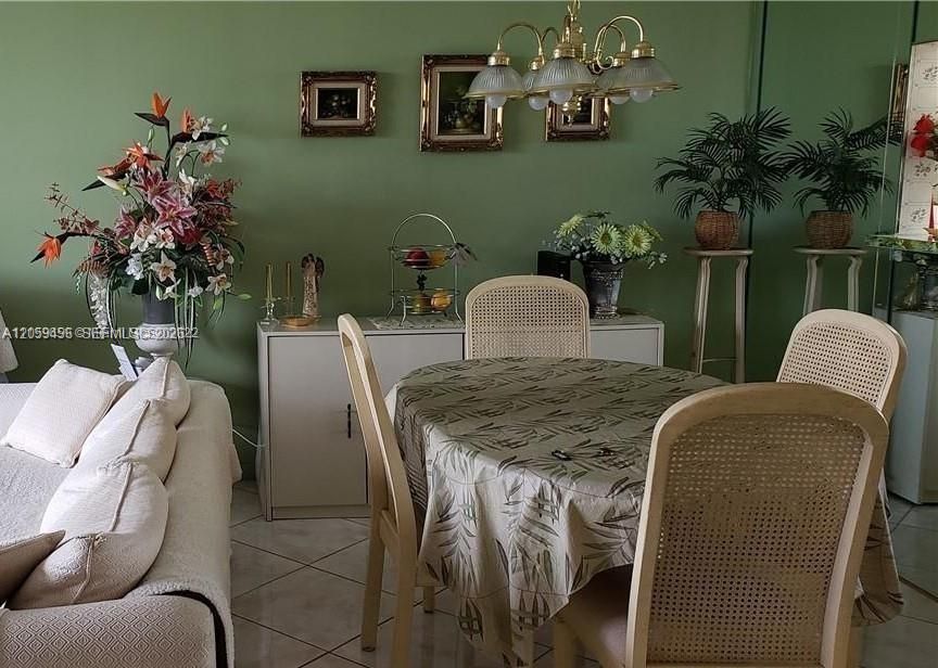 For Rent: $1,500 (1 beds, 1 baths, 780 Square Feet)