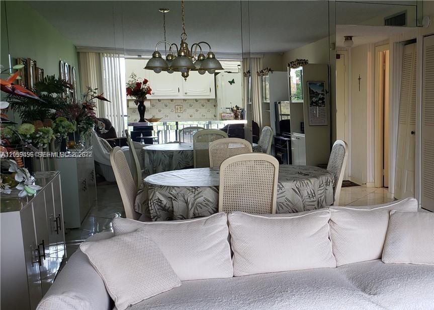 For Rent: $1,500 (1 beds, 1 baths, 780 Square Feet)