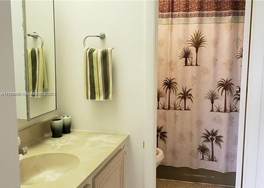 For Rent: $1,500 (1 beds, 1 baths, 780 Square Feet)