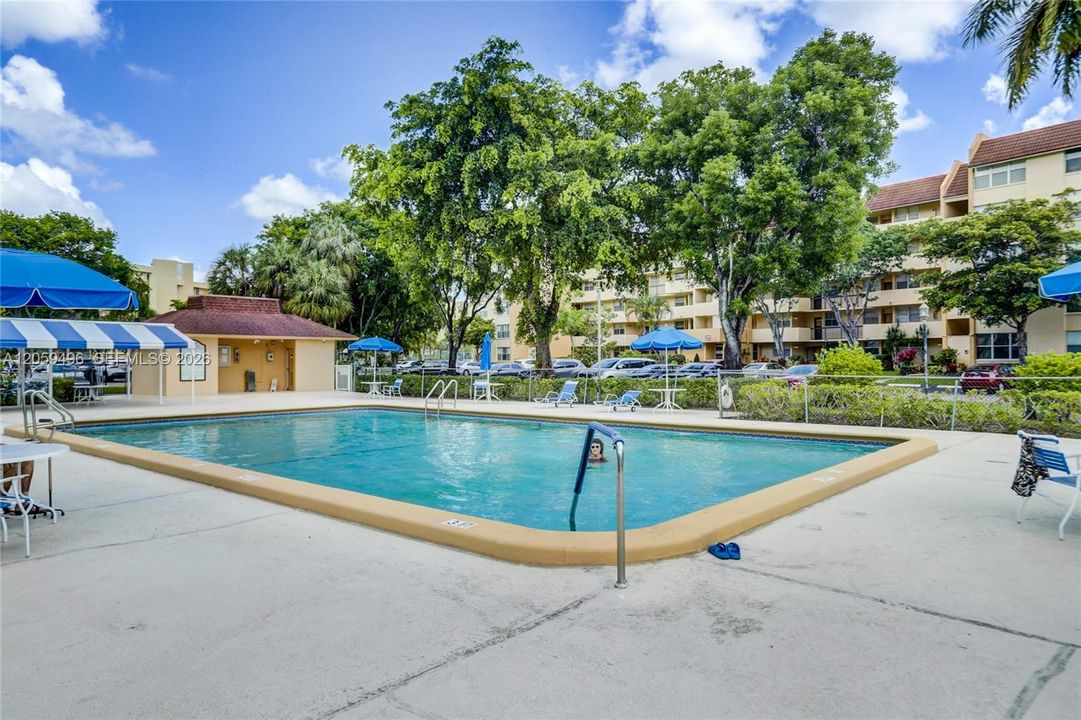 For Rent: $1,500 (1 beds, 1 baths, 780 Square Feet)