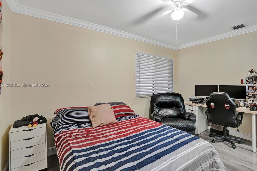 В аренду: $4,000 (3 спален, 2 ванн, 1563 Квадратных фут)