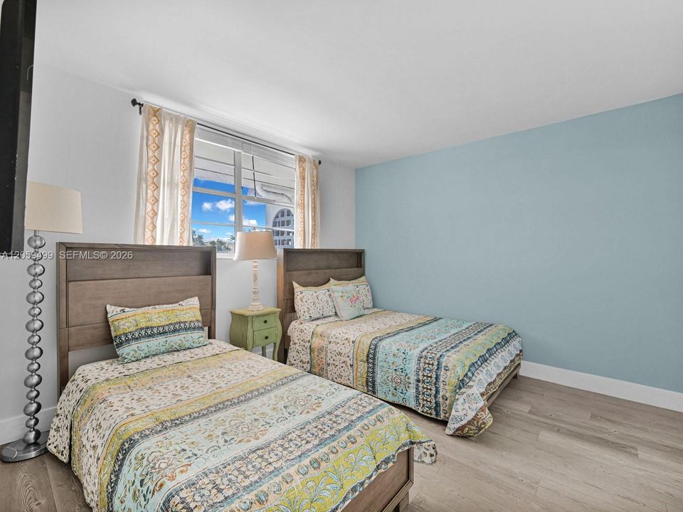 На продажу: $199,000 (2 спален, 2 ванн, 0 Квадратных фут)