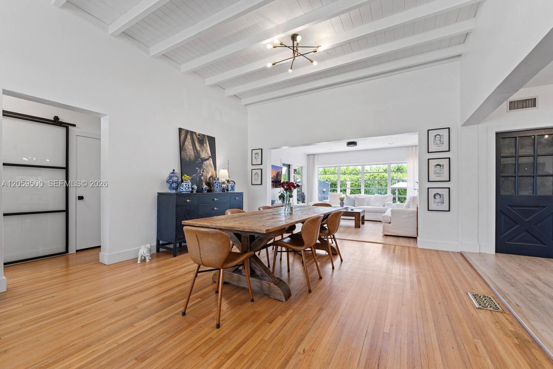 En Venta: $598,000 (3 camas, 2 baños, 1538 Pies cuadrados)