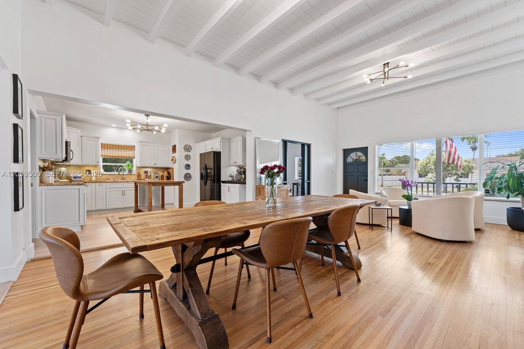 En Venta: $598,000 (3 camas, 2 baños, 1538 Pies cuadrados)