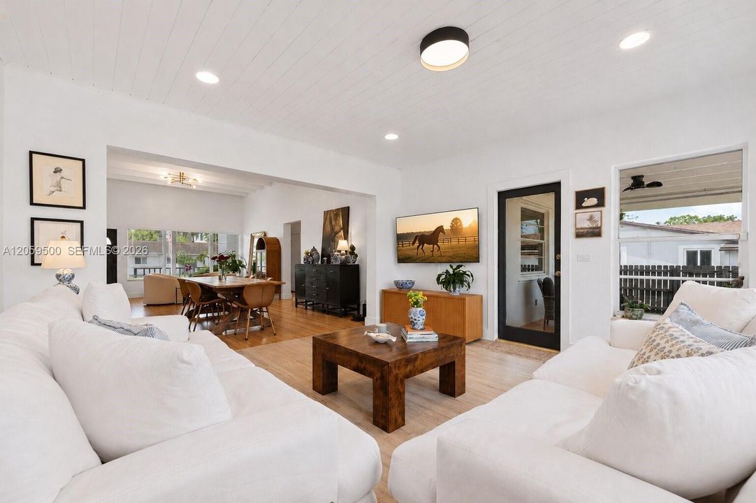 En Venta: $598,000 (3 camas, 2 baños, 1538 Pies cuadrados)