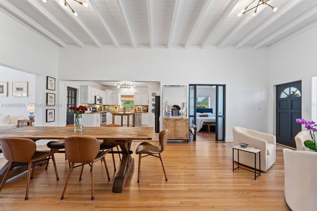 En Venta: $598,000 (3 camas, 2 baños, 1538 Pies cuadrados)