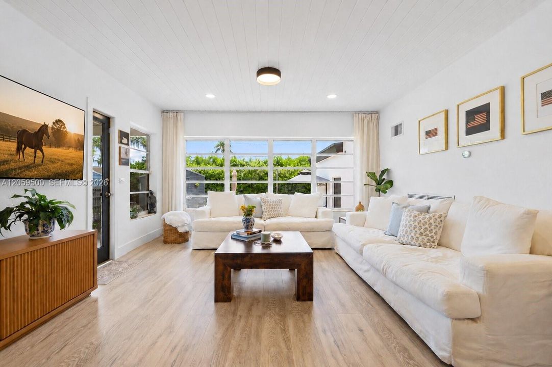 En Venta: $598,000 (3 camas, 2 baños, 1538 Pies cuadrados)