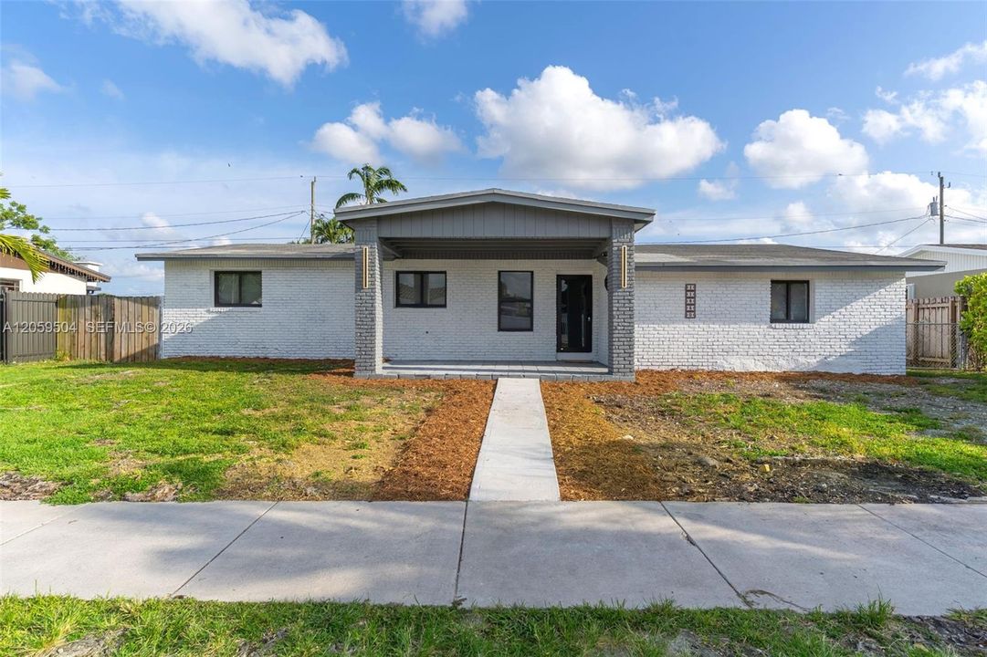 For Sale: $699,000 (3 beds, 2 baths, 1801 Square Feet)