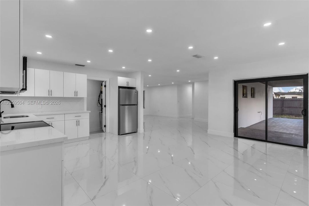 For Sale: $699,000 (3 beds, 2 baths, 1801 Square Feet)