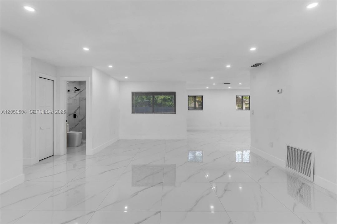 For Sale: $699,000 (3 beds, 2 baths, 1801 Square Feet)