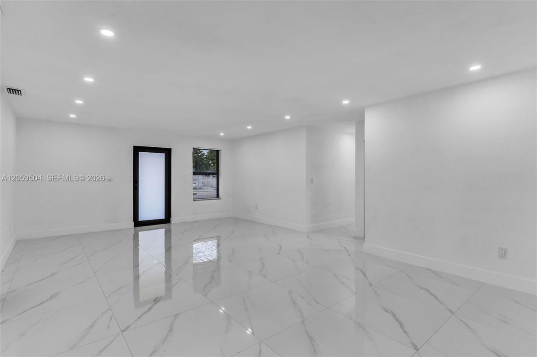 For Sale: $699,000 (3 beds, 2 baths, 1801 Square Feet)