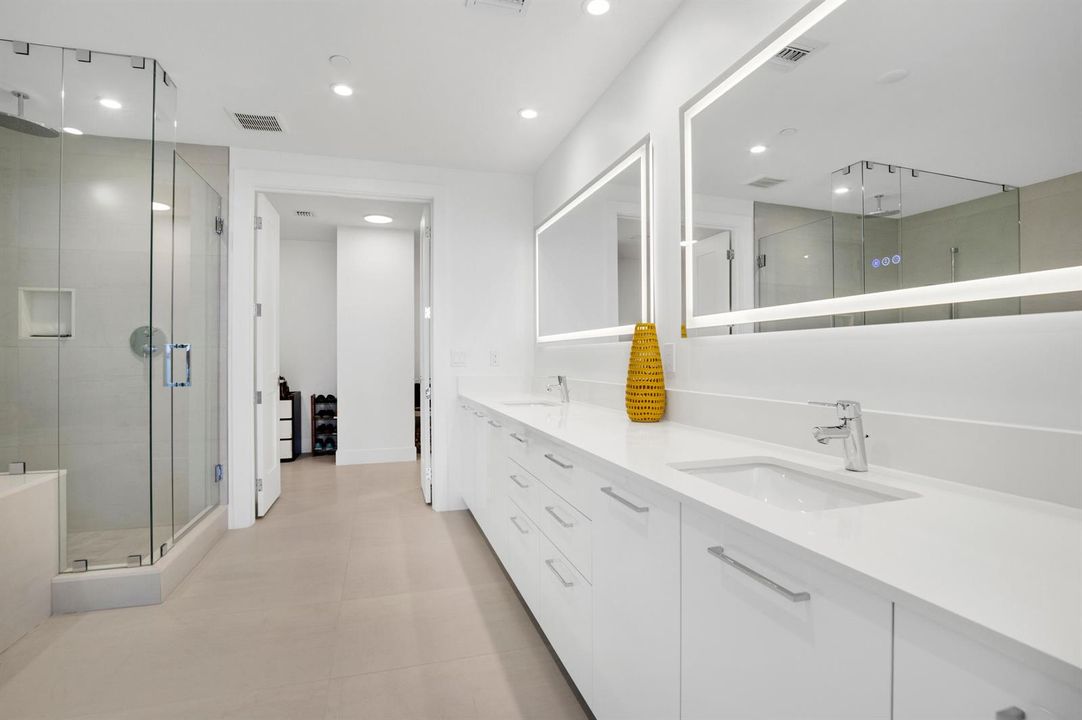 151 N Seabreeze Blvd unit 504-18