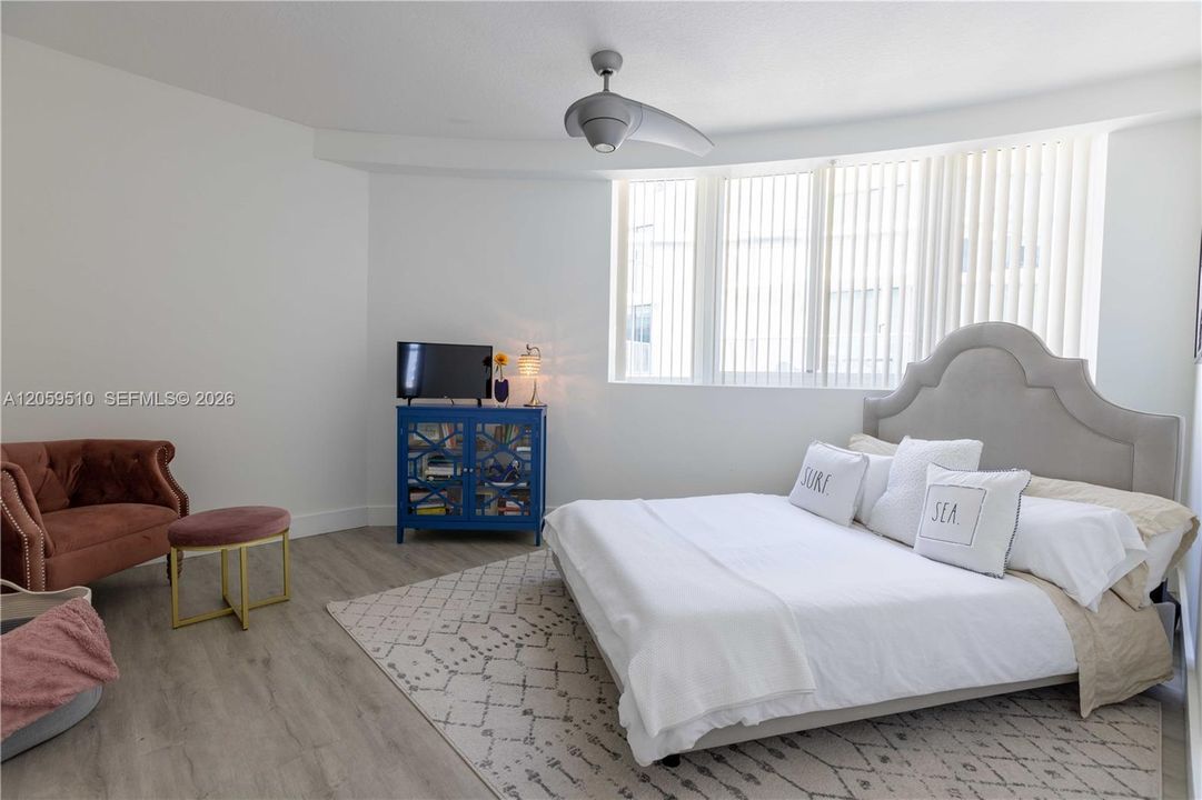 En Venta: $740,000 (2 camas, 2 baños, 1165 Pies cuadrados)