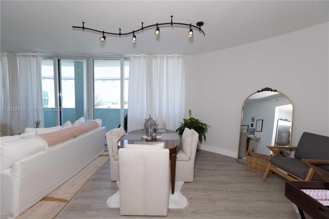 En Venta: $740,000 (2 camas, 2 baños, 1165 Pies cuadrados)